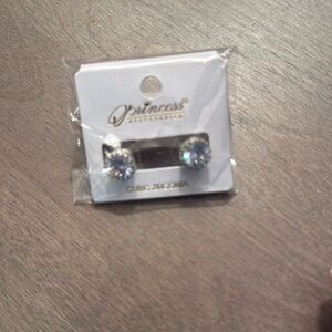 🛍️🛍️Cubic zirconia earrings- BNWT